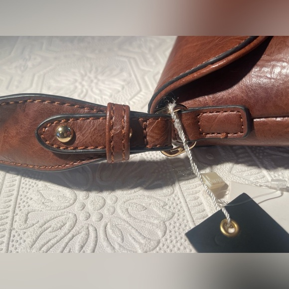 NWT Brown Isabelle Vegan Leather Adjustable Strap Shoulder Bag - Picture 4 of 11